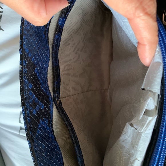 Michael Kors Sloan electric blue embossed leather - Picture 8 of 8